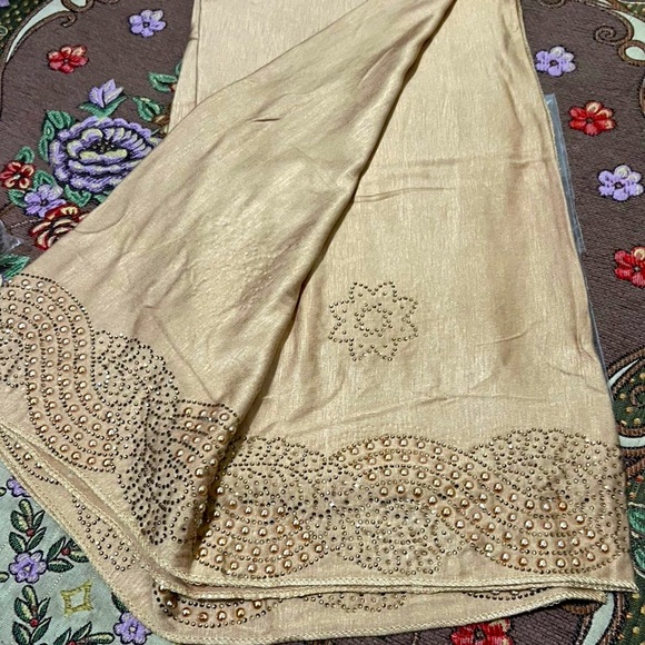 Hijab  jersey material  dark beige Light tan with design made in Dubai UAE - Picture 4 of 9